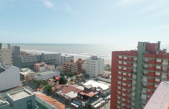 REGIO DEPARTAMENTO DE 2 AMBIENTES CON BALCON CON VISTA PANORAMICA AL MAR YA LA CIUDAD