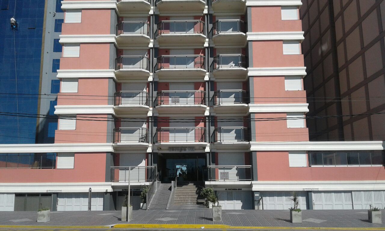 EDIFICVIO EUROPA VII – FRENTE AL MAR – MONOAMBIENTE DIVIDIDO CON BALCON CONTRAFRENTE