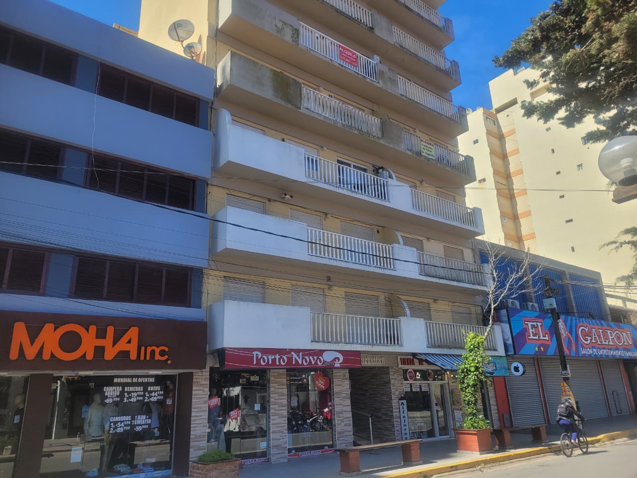 IMPECABLE! HERMOSISIMO DEPARTAMENTO 4 AMBIENTES EN PLENO CENTRO &#8211; VISTA PARCIAL AL MAR &#8211; GAS NATURAL